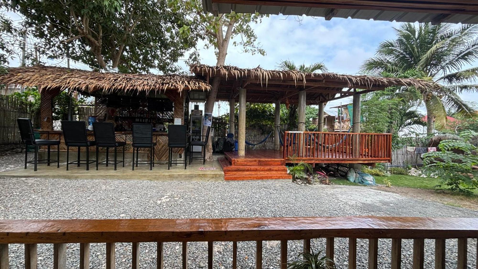 The Backyard Inn Moalboal Exterior photo