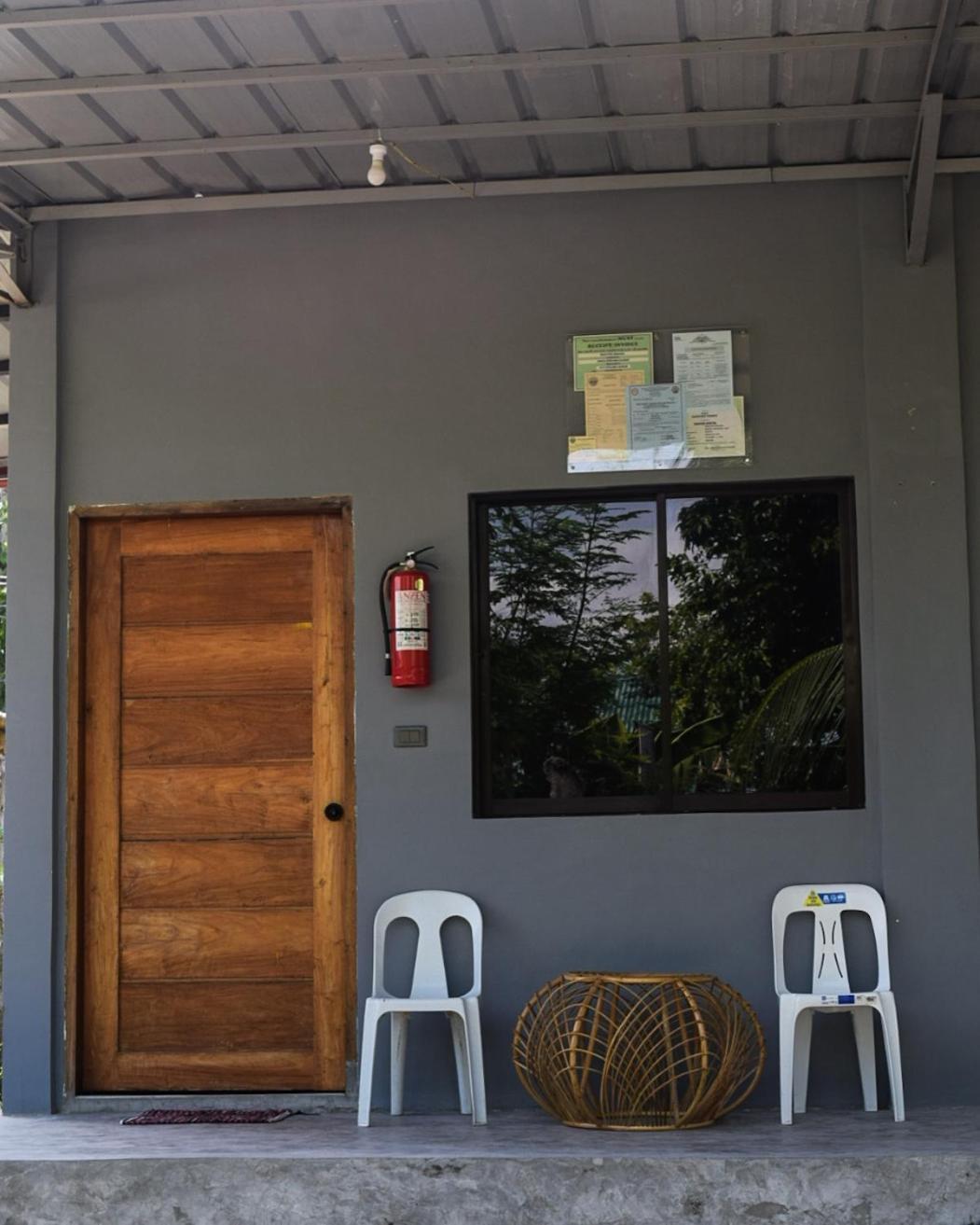 The Backyard Inn Moalboal Exterior photo